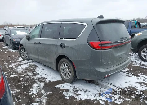 2023 Chrysler Pacifica Touring L z USA, uszkodzony, nr VIN 2C4RC1BG9PR549324